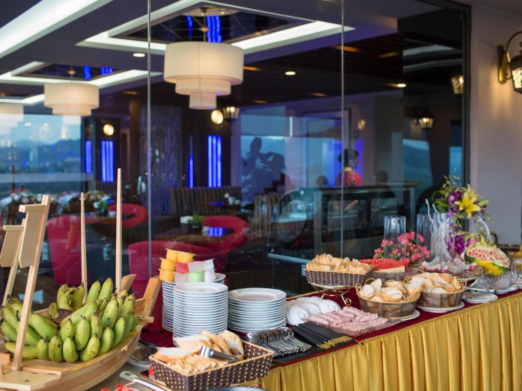 Royal Palace Hotel Tuyen Quang Zewnętrze zdjęcie