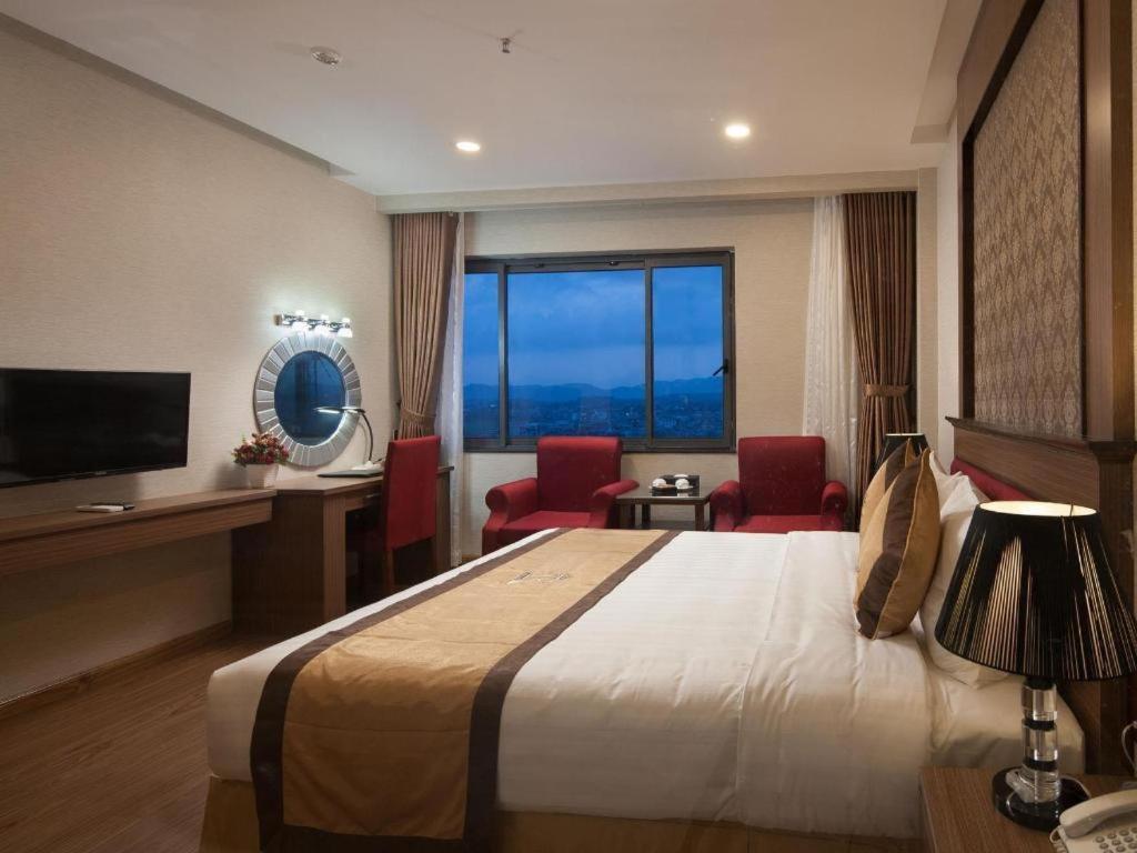 Royal Palace Hotel Tuyen Quang Zewnętrze zdjęcie